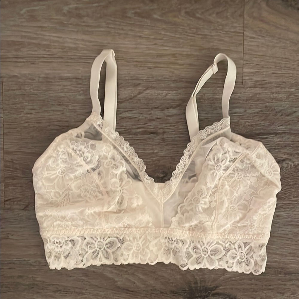 VICTORIAS SECRET DD lace bralette